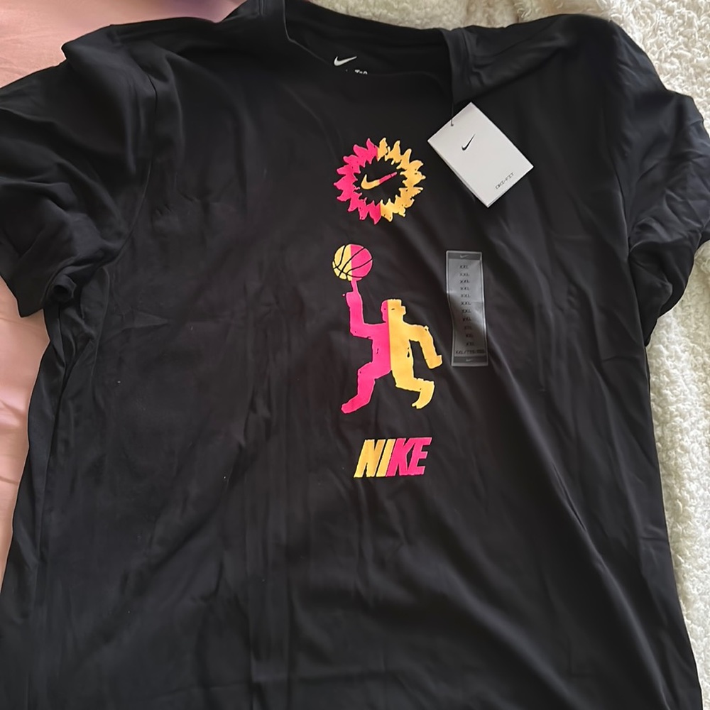 Nike tee